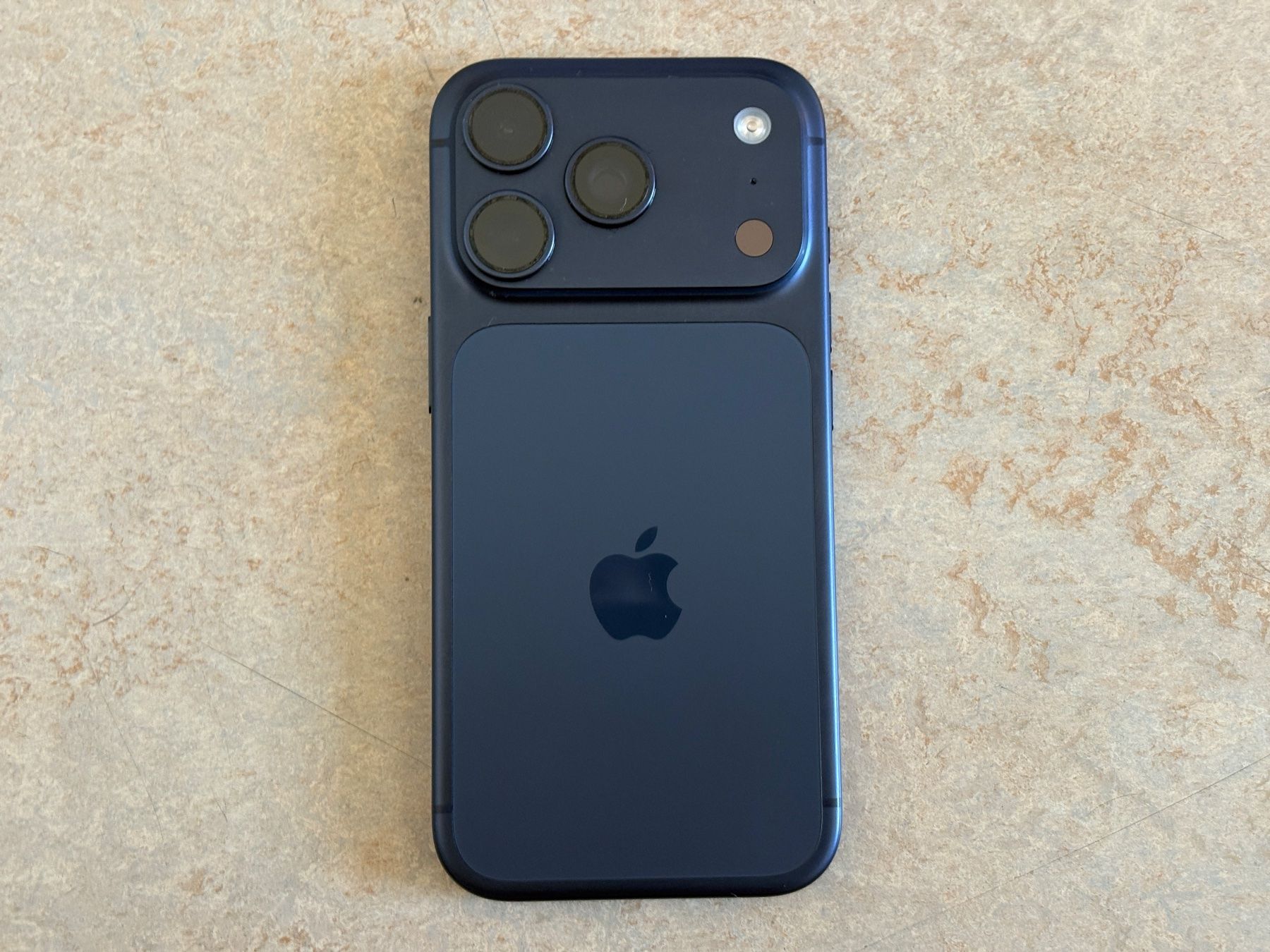 Apple Telefoni cellulari / Smartphones: Apple iPhone 17 Pro 512 GB Deep Blue – Usato da Dietikon venduto da The-Star-Shop 2