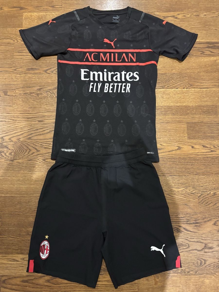 Puma Canottiere & Pantaloni: AC Milan 21/22 Thirt Kit – Nuovo (secondo la descrizione) da Hirzel venduto da leandro_. 5