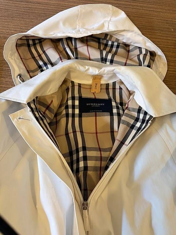 Cappotti: Burberry Parka weiss, Original  – Usato da Horgen venduto da Edeka50