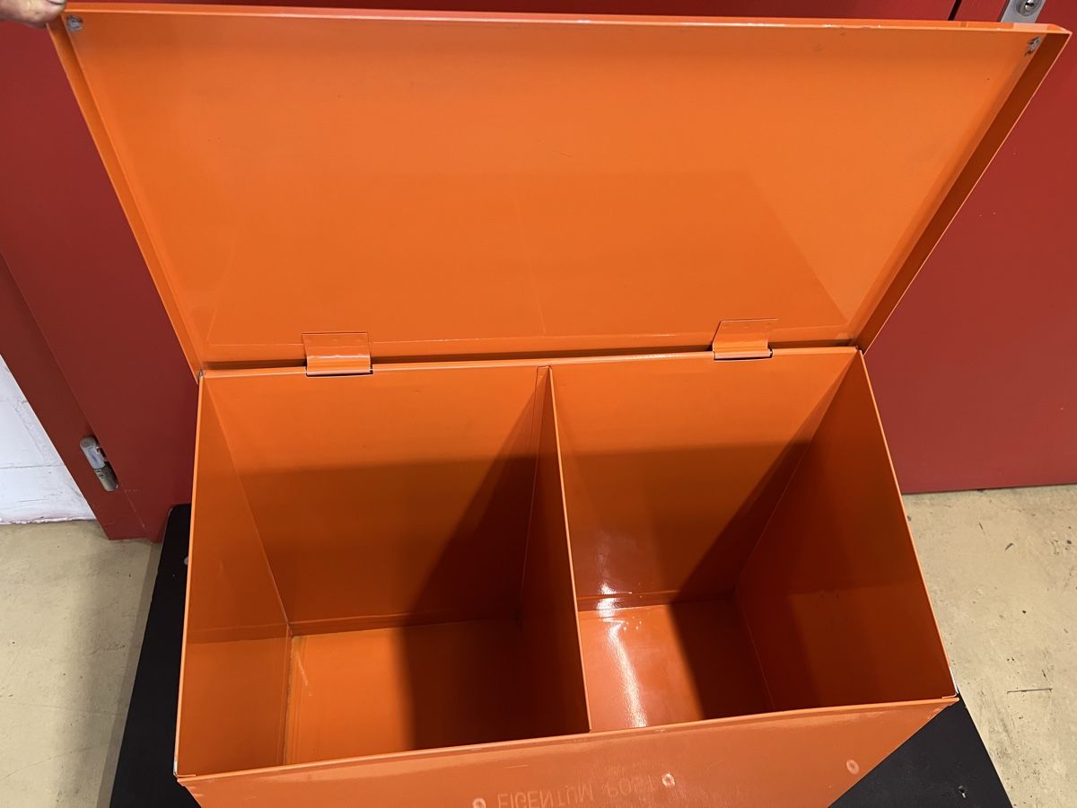 Tutti gli attrezzi: Putzwollschrank Putzfädenkiste – Usato da Hünenberg venduto da Abtech 3