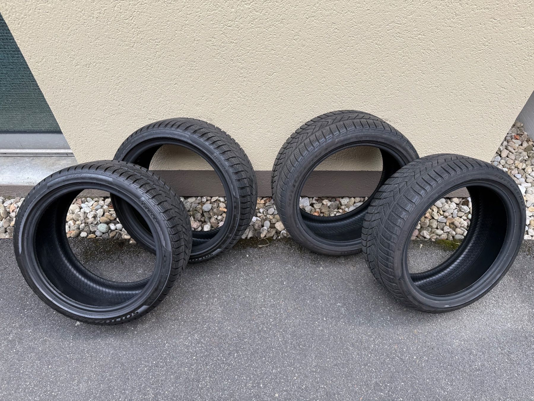 Pneumatici & Ruote complete: 4 Winterreifen Pirelli Sottozero 3 – Usato da Ennetbürgen venduto da Colin_Flury
