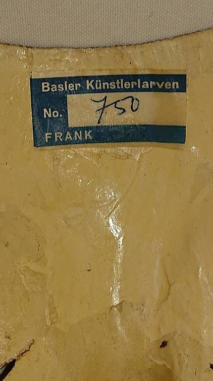 Masken: zwei alte Basler Künstler Larven – Gebraucht aus Binningen von Oberpfeiffe 1