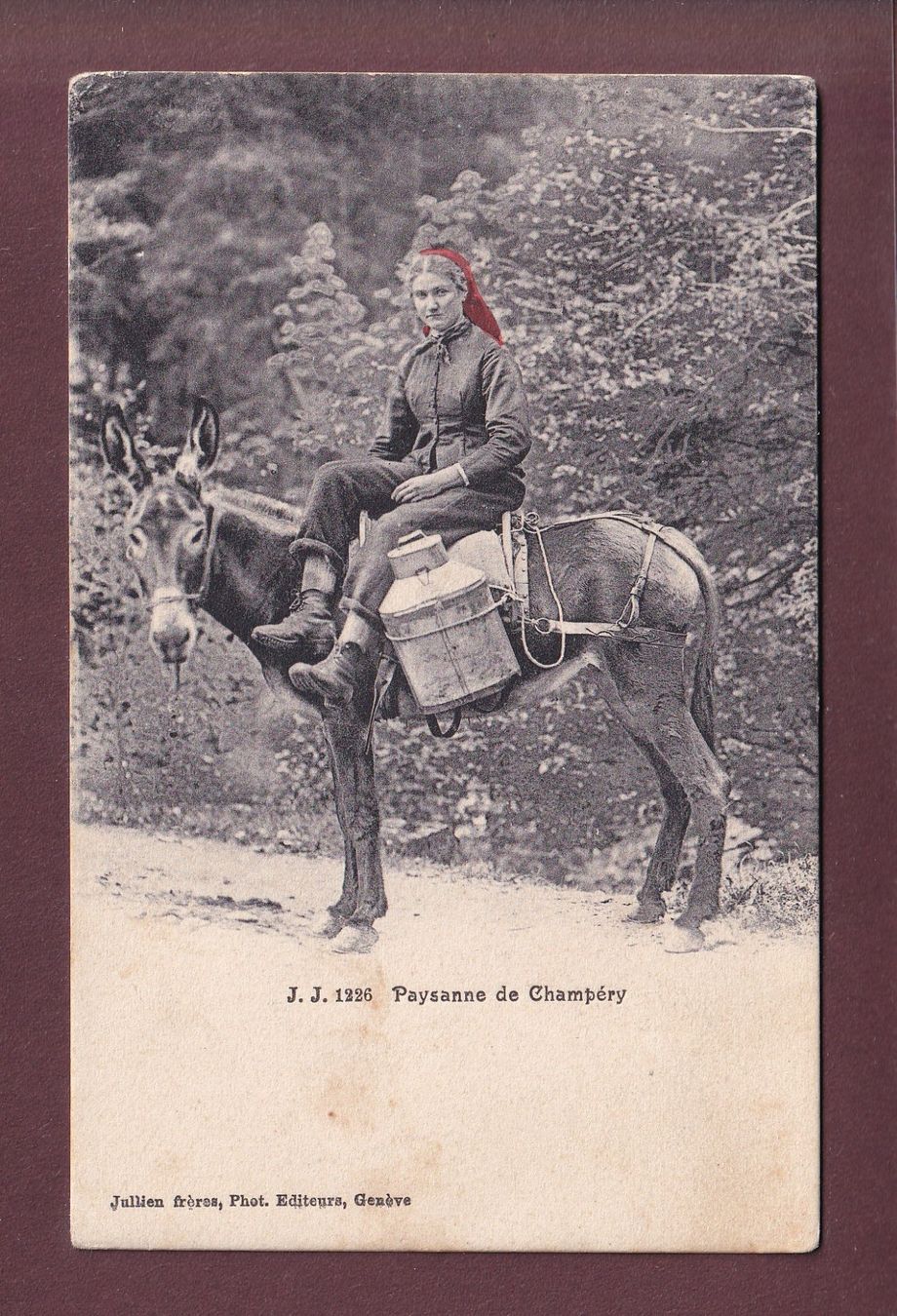 Cartoline postali: Paysanne de CHAMPERY – Usato da Pully venduto da nicecards