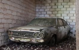 1:18 Audi 100 "Scheunenfund" - Unikat