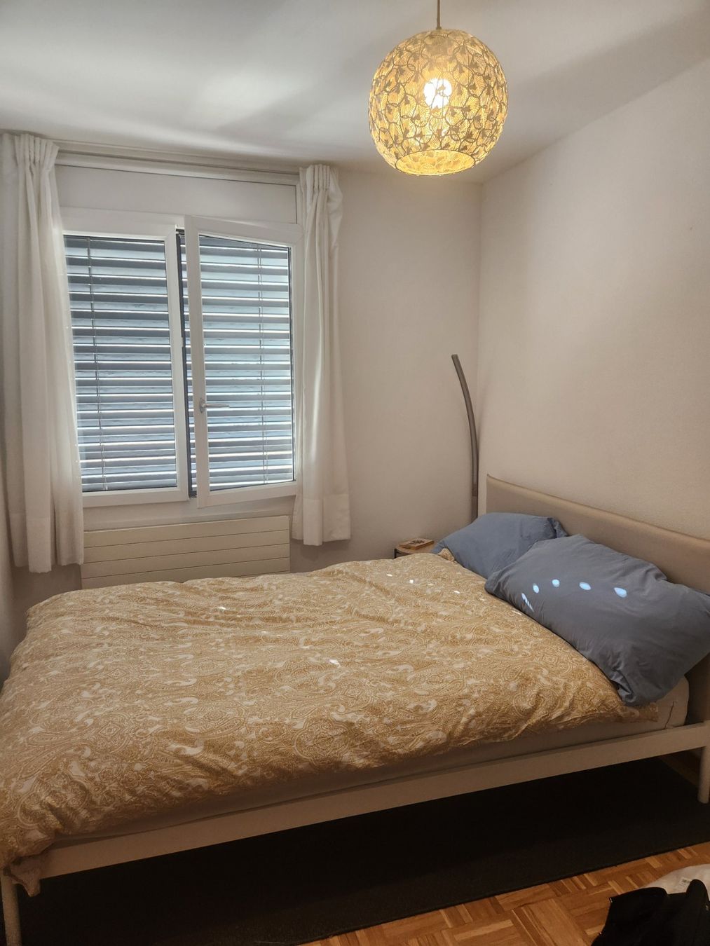Ikea Letti: Lit et Matelas ikea double – Usato da Genève venduto da ash_h8jp