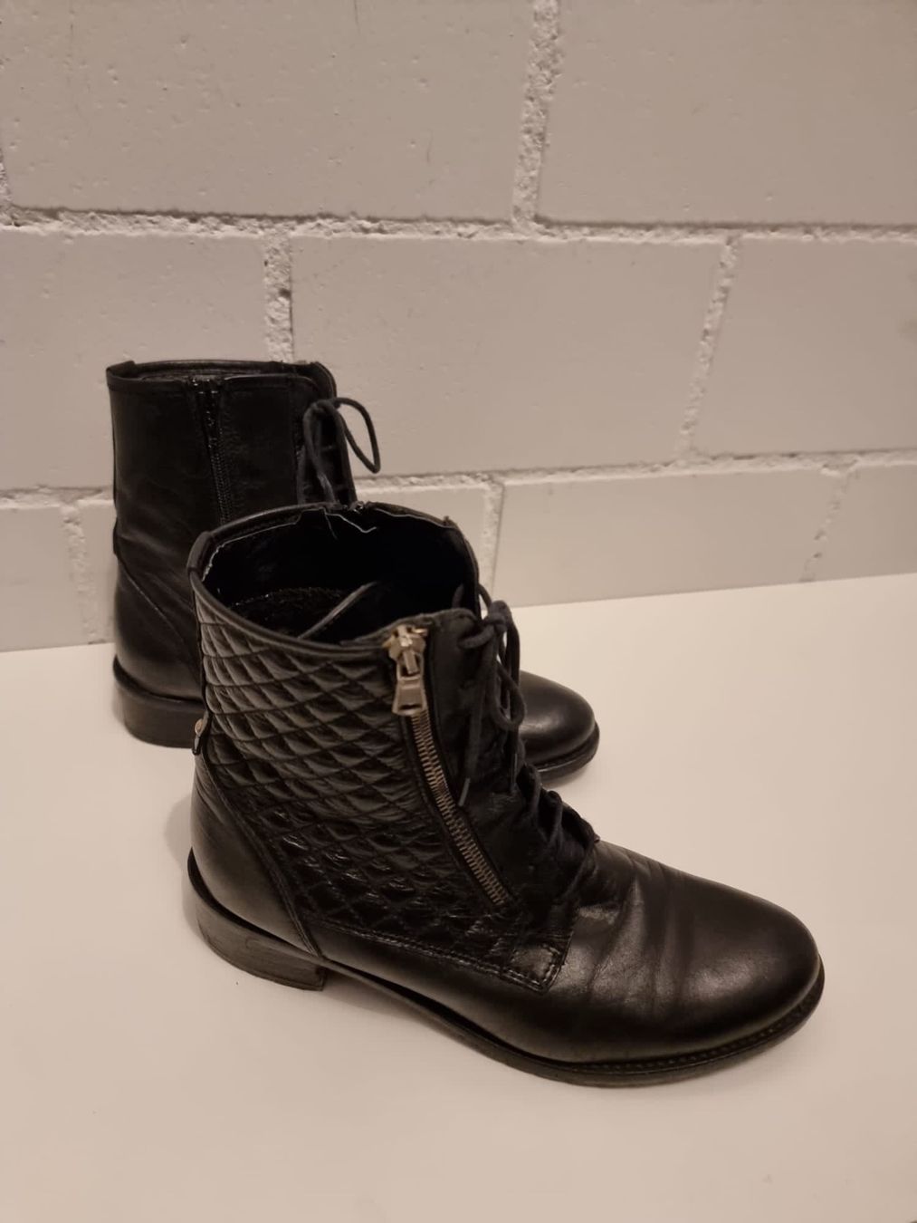 Scarpe da donna: Stiefeletten Grösse 39 – Usato da Weiach venduto da LemonJuice1995 2