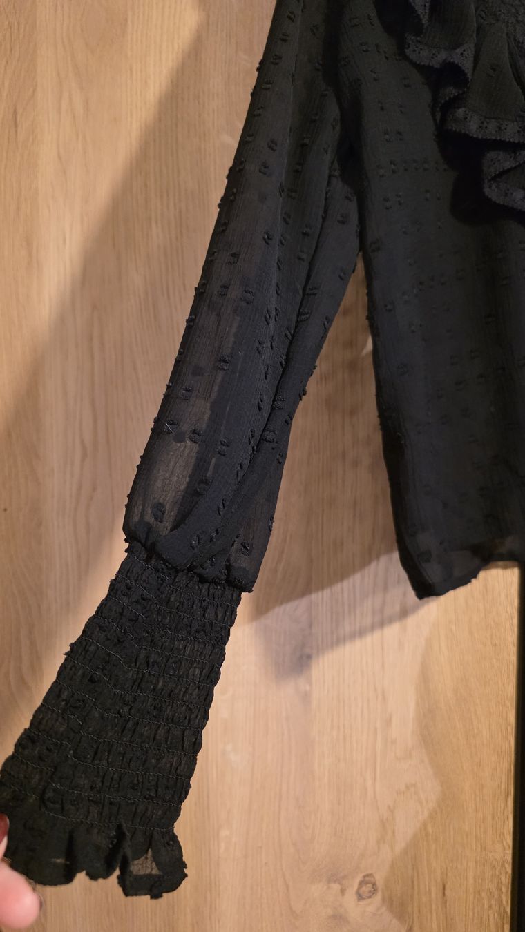 Only Camicette: Elegante schwarze Bluse mit Rüschen, Grösse  S – Usato da Dicken venduto da anita-123 1