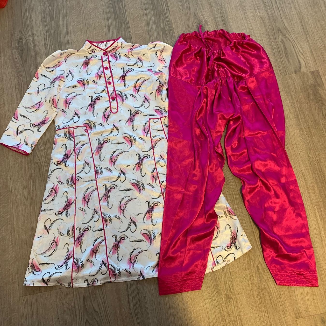 Vestiti: Indische Kleidung 2 Teiler Gr. S – Usato da Fislisbach venduto da KolibriSecondhand