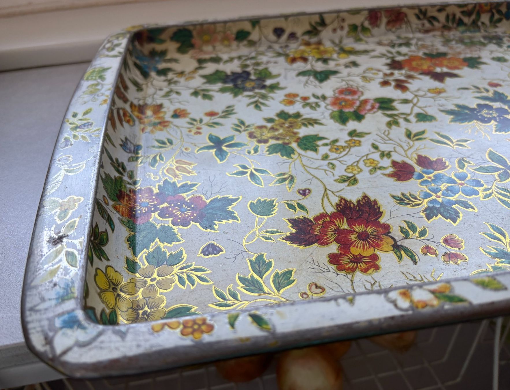 Servierplatten: Vintage Daher Serviertablet mit Blumenmuster, England – Gebraucht aus Regensdorf von Nessi1974 2