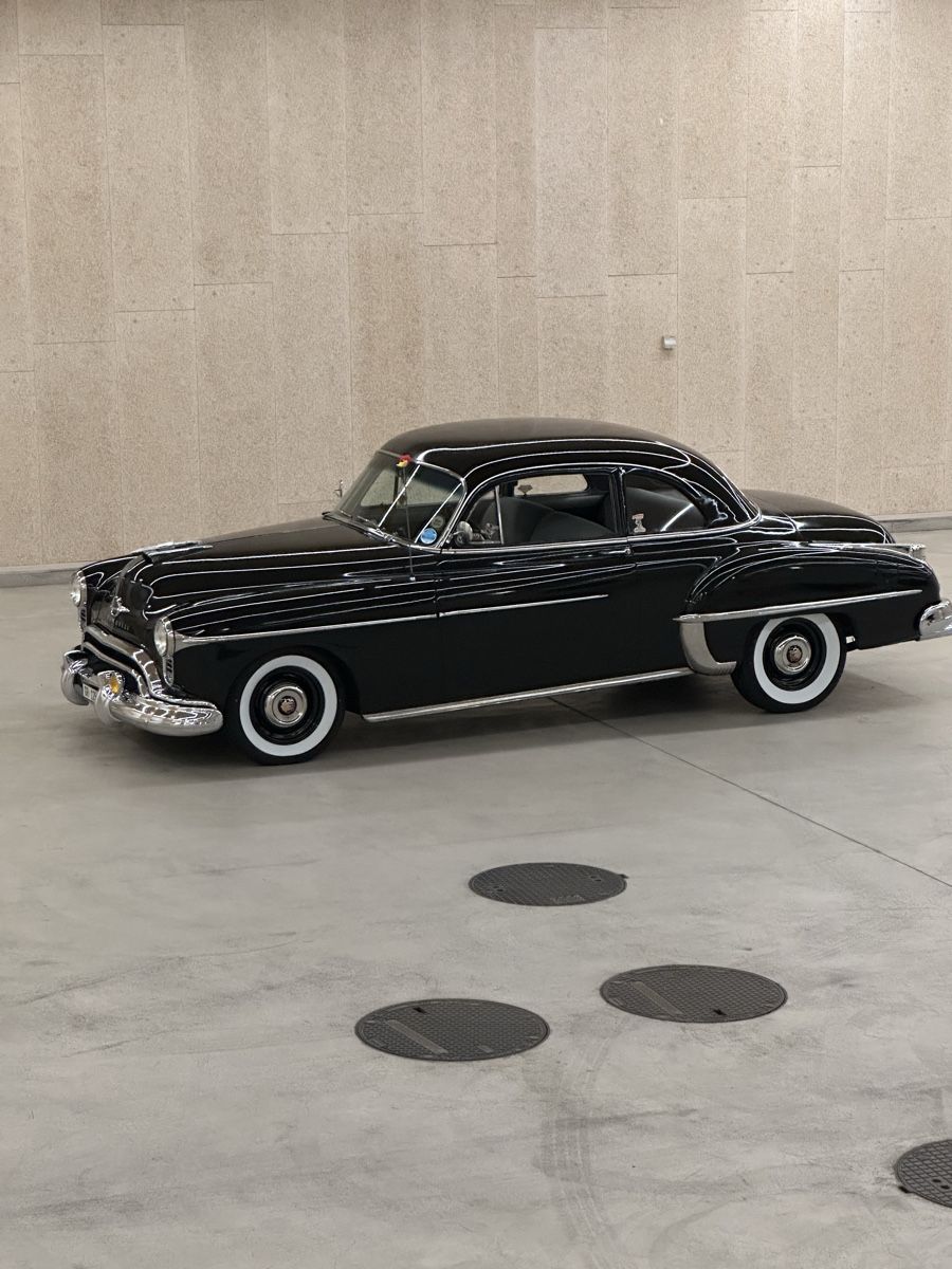 Oldsmobile Autos: 1950 Oldsmobile Rocket 88 Coupe – Gebraucht aus Chur von Catfish57 6