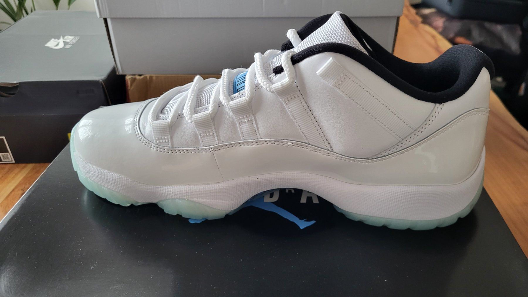 Scarpe da uomo: Jordan 11 retro low – Nuovo e nell'imballaggio originale da Bern venduto da Sneakerheadz 1