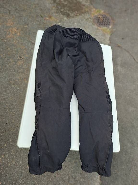 IXS Pantaloni: Motorradhose IXS, Grösse S – Usato da Kreuzlingen venduto da Norina_8b8d 1