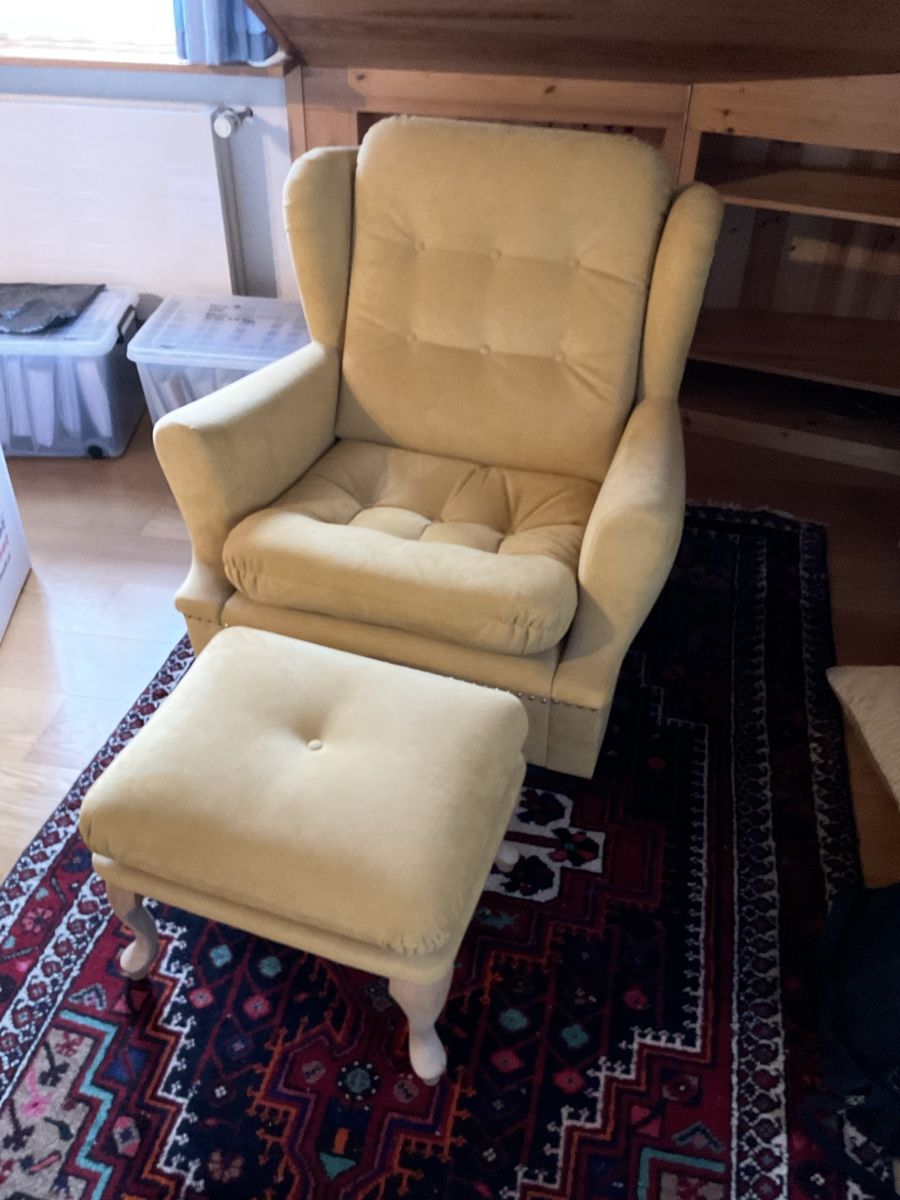 Poltrone: Sessel mit Hocker gelb guter Zustand – Usato da Rheinau venduto da lhi_7rdz 1