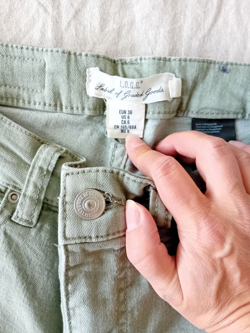 Jeans: Hellgrüne L.O.G.G. Jeans, Größe EUR 36 – Usato da Romanshorn venduto da milenva 1