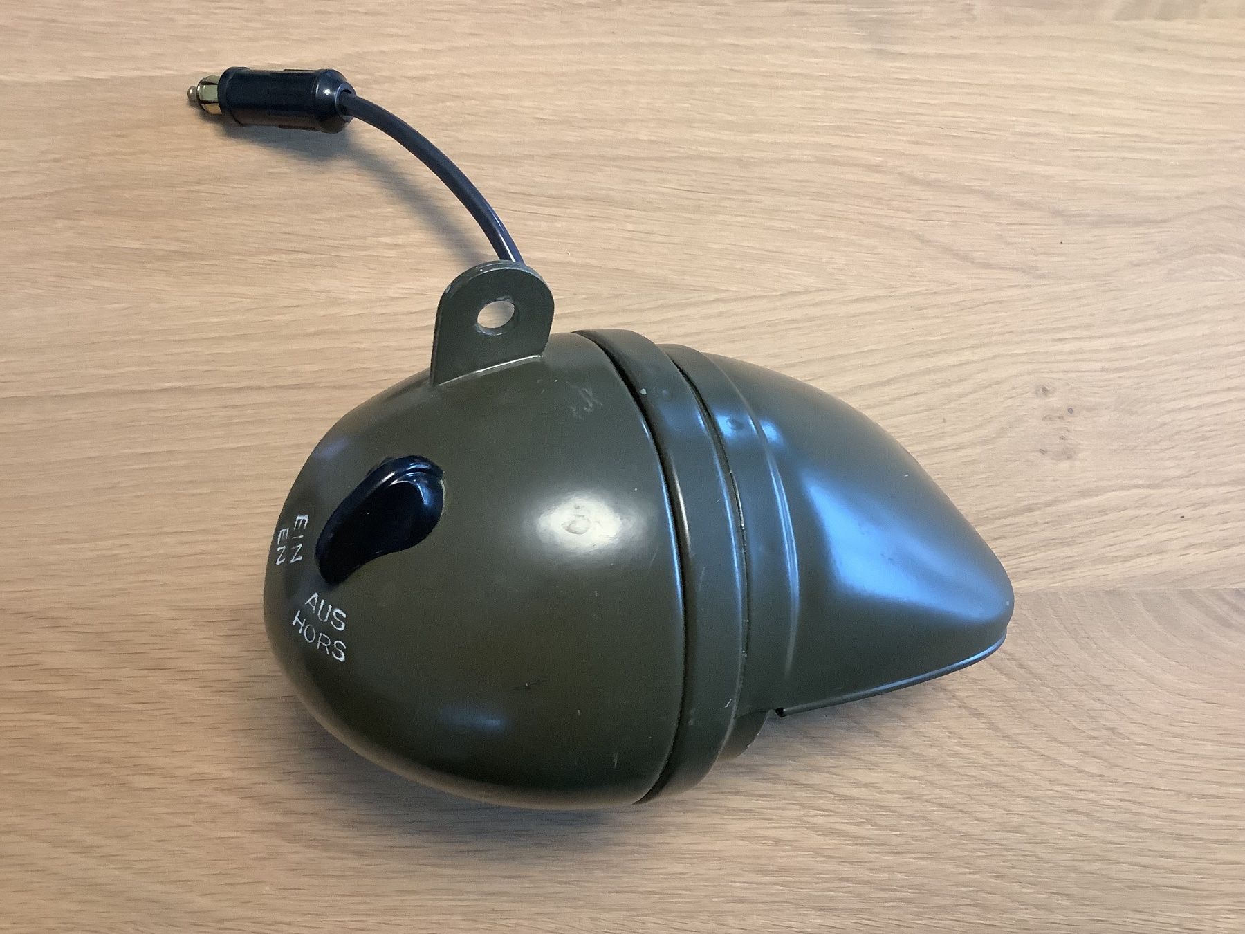 Schweizer Armee Lampade: Militärische Tarnlampe – Usato da Holzhäusern ZG venduto da tho_8my6