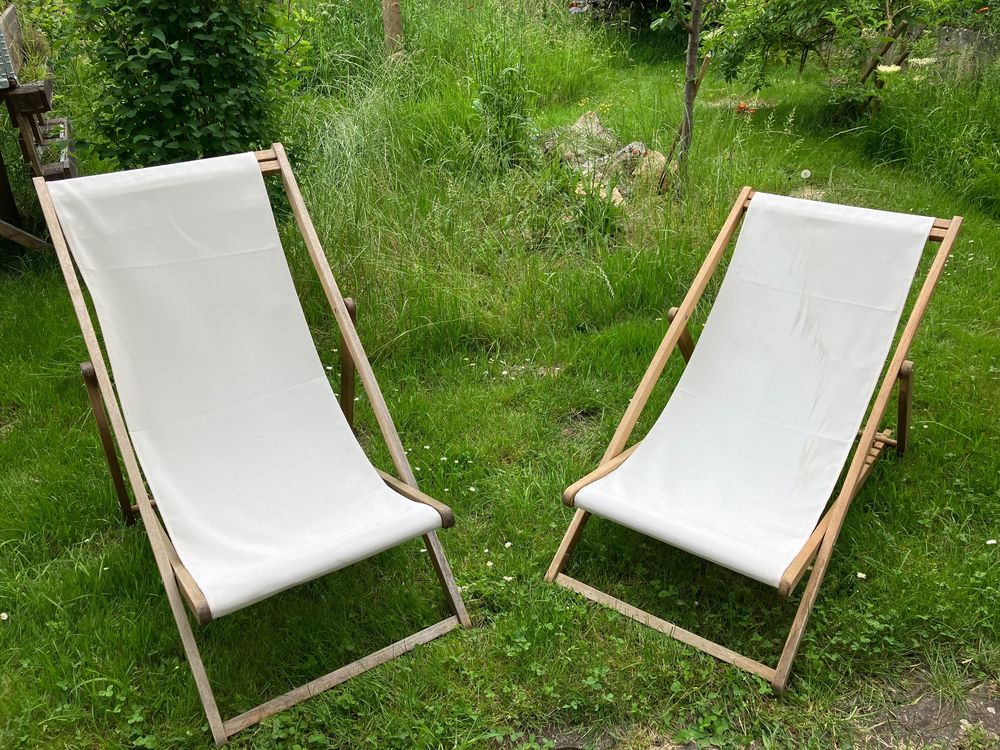 Zwei Liegestühle, verstell und klappbar, Holz/ Stoff Kaufen auf Ricardo