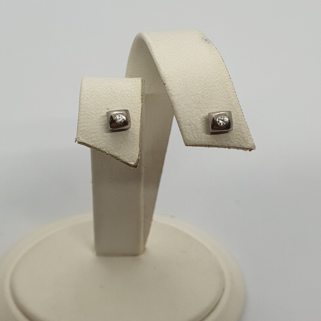 Orecchini pendenti & Orecchini a lobo: Edelstahl - Diamant Ohrstecker – Usato da Luzern venduto da Luzern-Goldhaus