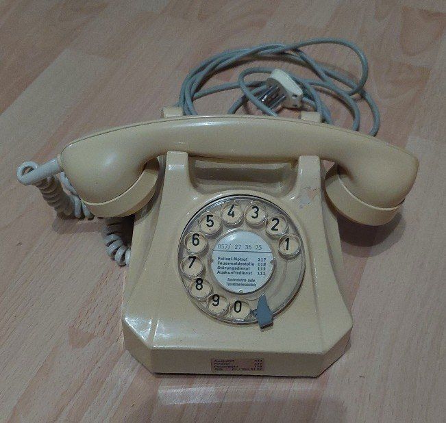 Swisscom Telefoni: Vintage Telefon, Wählscheibentelefon, Retro Design, – Usato da Zufikon venduto da brocki5621
