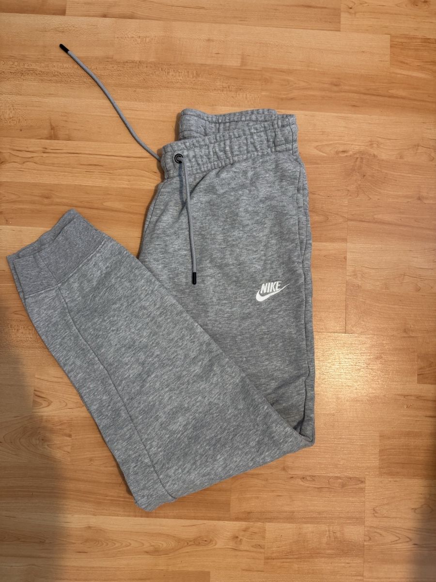 Nike Hosen: Jogging Nike gris  – Gebraucht aus Lausanne von Michel_Ozcan
