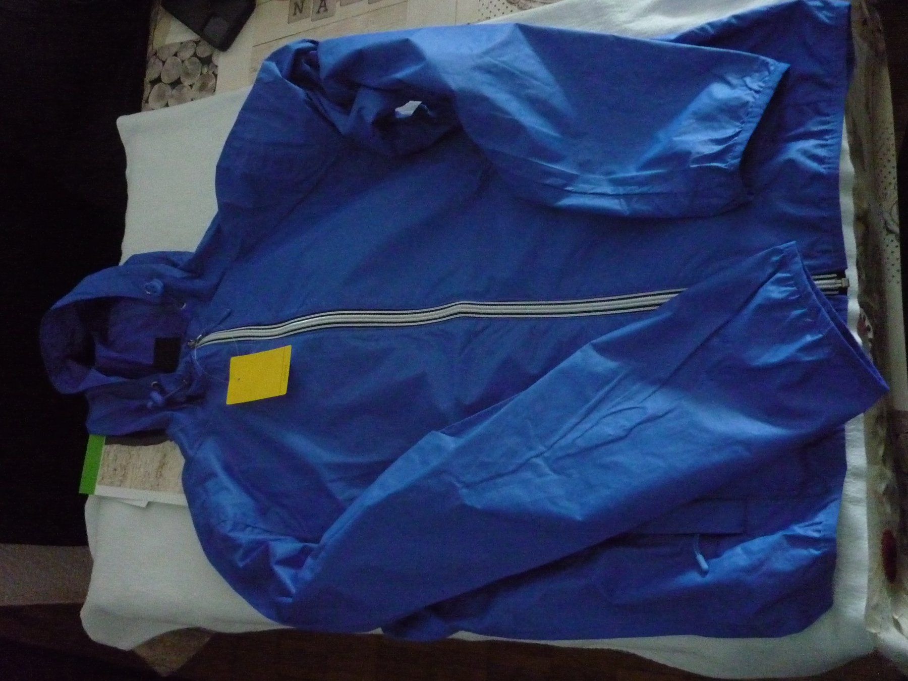 Jacken: Regenjacke – Neu und originalverpackt aus Vaduz von red94angel 2