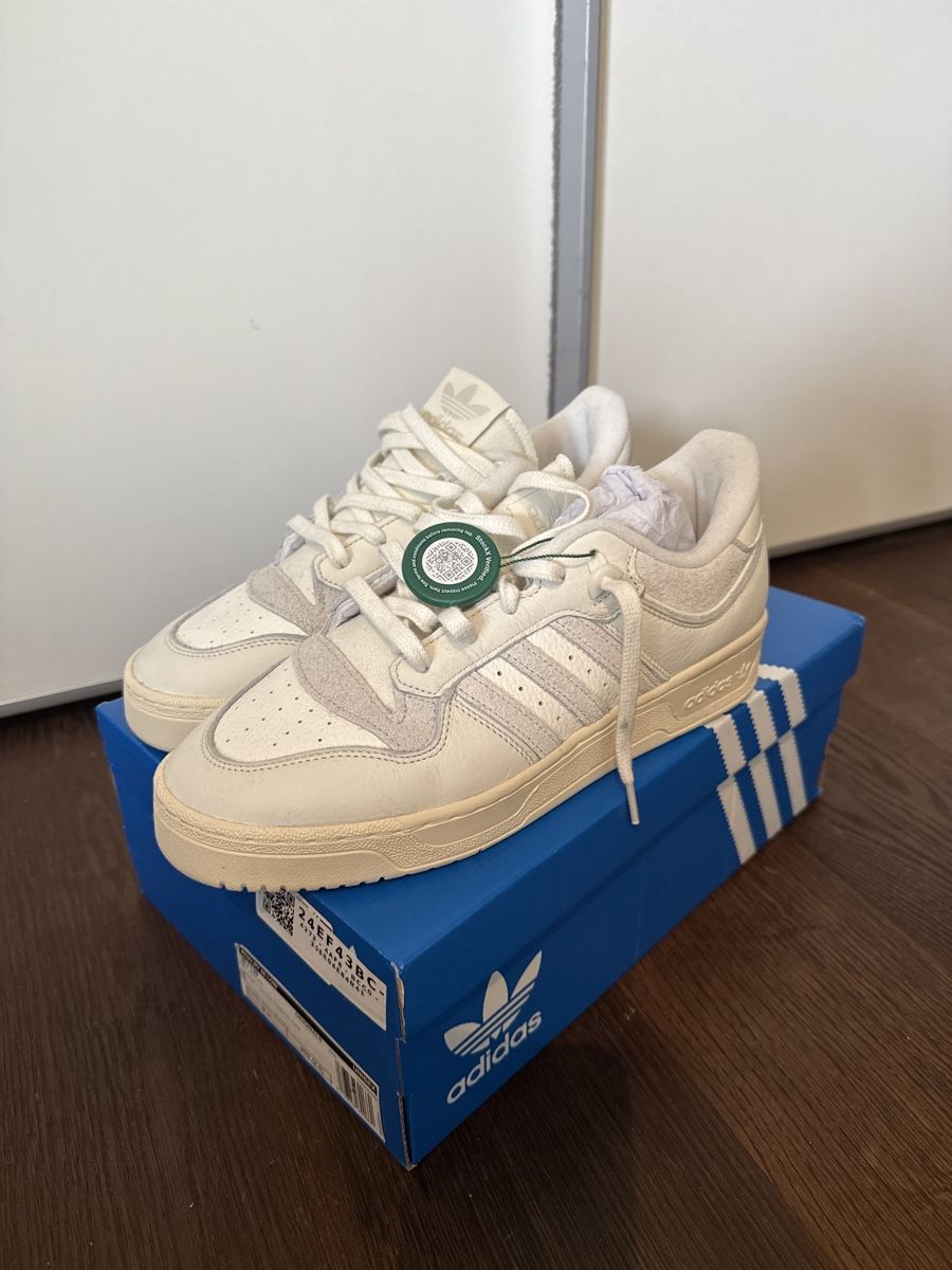 Adidas Herrenschuhe: Adidas Rivalry Sneaker – Neu und originalverpackt aus Meggen von vio_2wm9