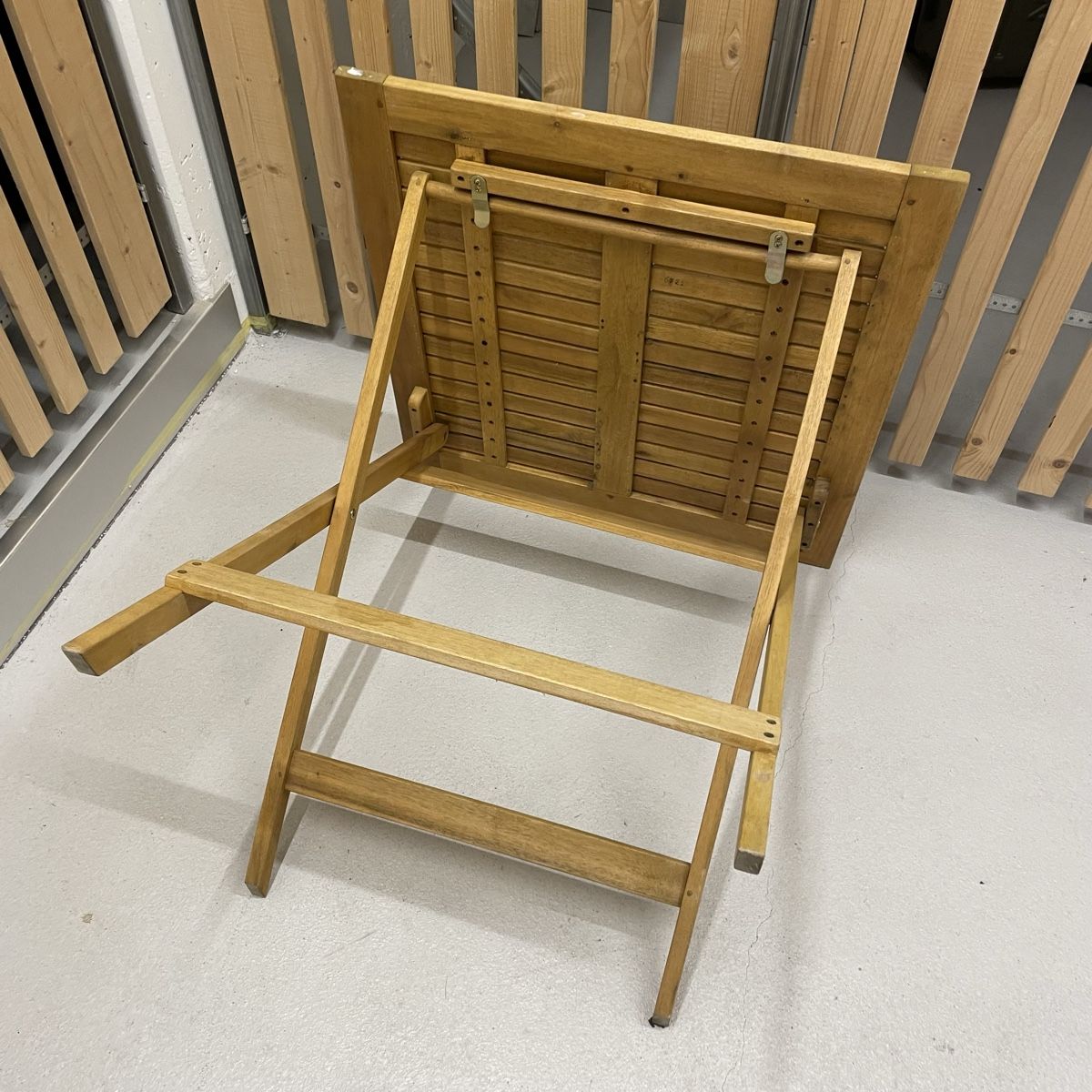 Tavoli: Holztisch Klapptisch Gartenmöbel Holz – Usato da Utzenstorf venduto da beatrice.ch 2