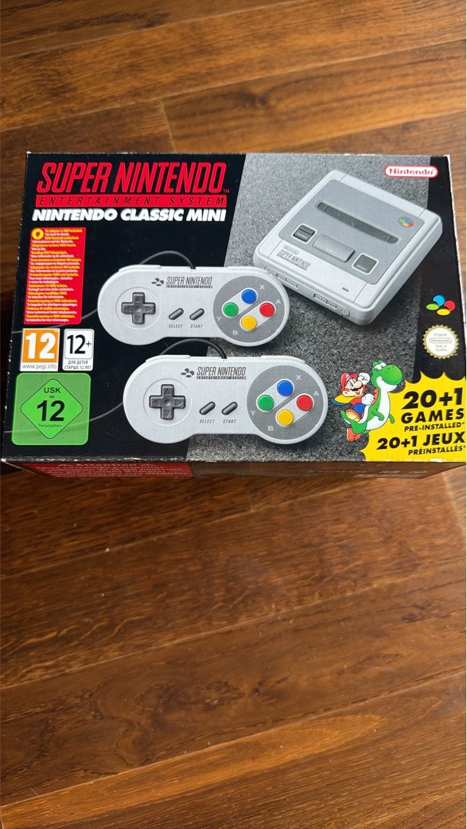 Nintendo Consoles: Nintendo Super NES Classic Mini Console – D'occasion à Bellinzona par Andreea90