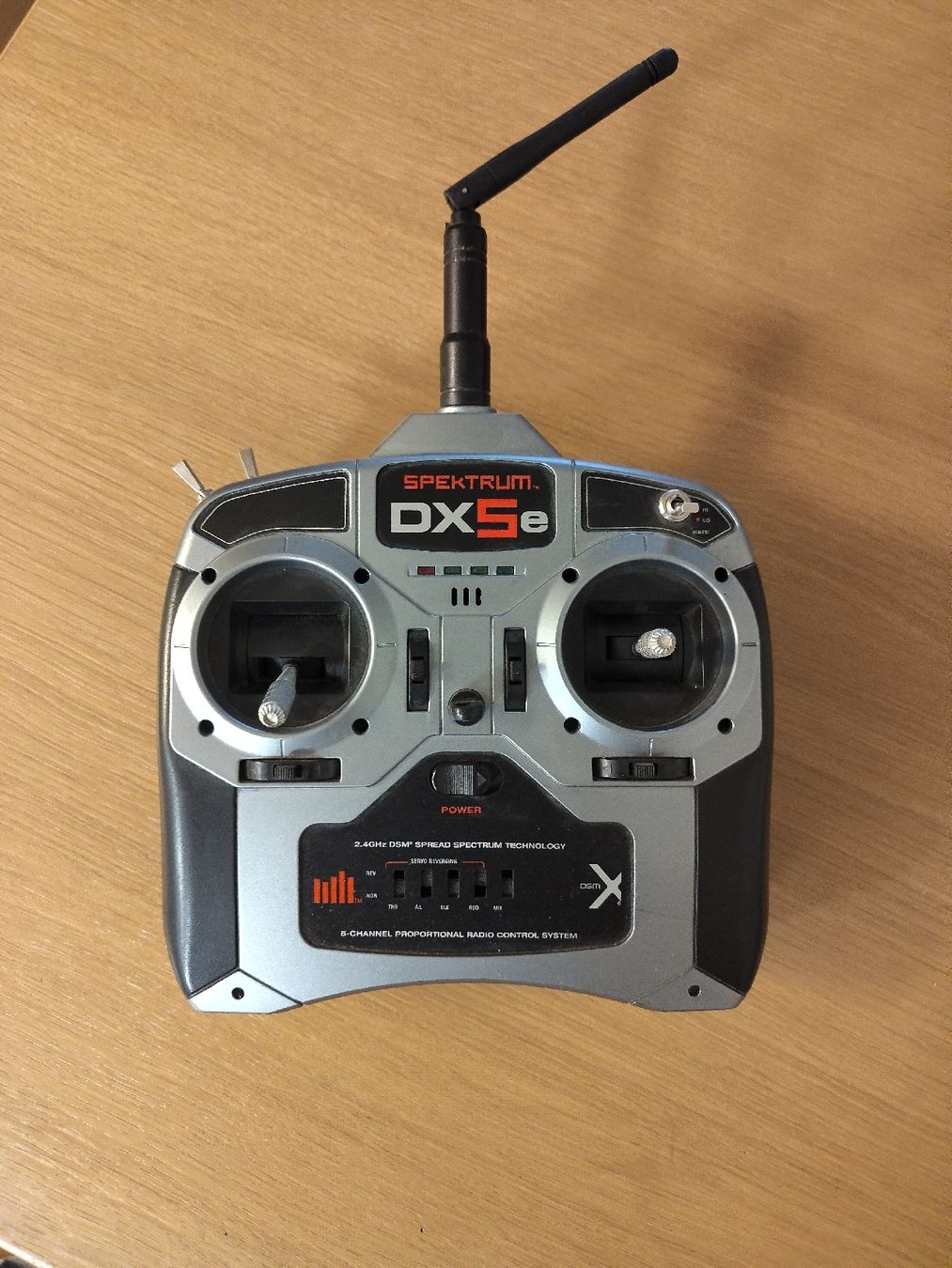 Spektrum Telecomando: Spektrum DX5e Funkfernbedienung – Usato da Thun venduto da LAGL
