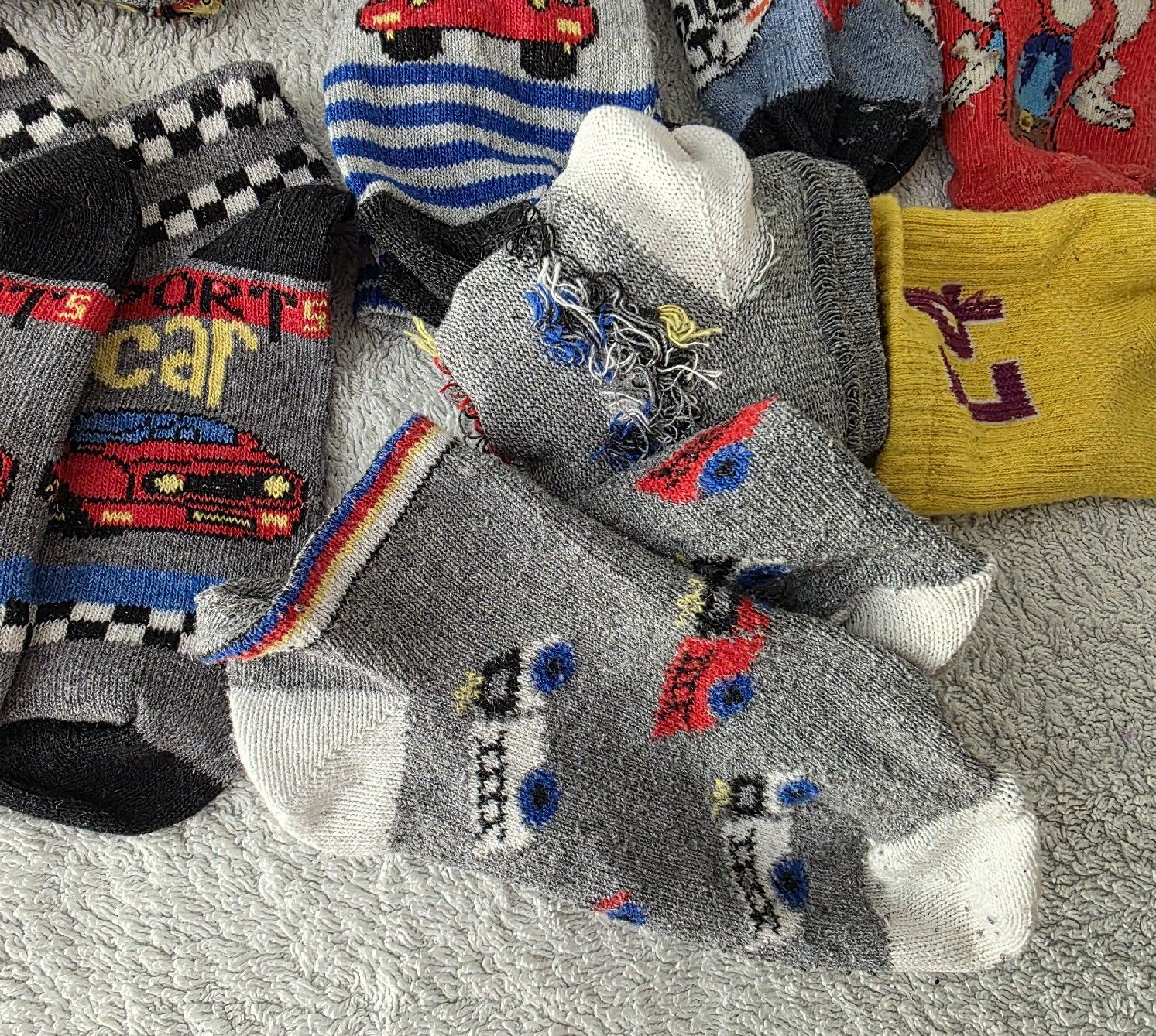Calze per bambini: Kinder Socken. Motive bunt Grösse ca.22- 26. – Usato da Zell LU venduto da claro62 2