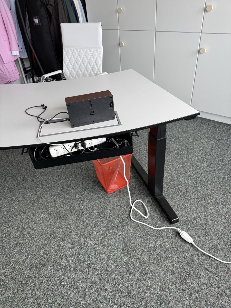 Schreibtische: Schreibtisch Höhenverstellbar – Gebraucht aus Aarau von sil_2gbn 2