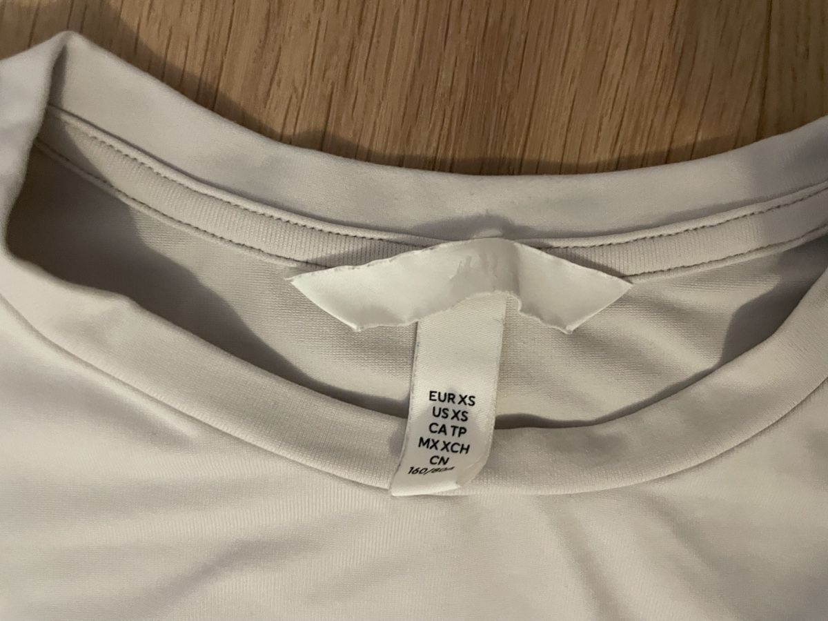 H&M Tops: Weisses Basic T-shirt/Top von H&M, Grösse XS – Neu (gemäss Beschreibung) aus Untersiggenthal von bla_55sl 1