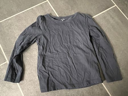 Dunkelblaues Langarmshirt, Gr. 6A (114-119)