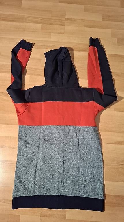 Pullover & Sweatshirts: Sweat zippé Chapter Young – Gebraucht aus Fleurier von die_gg95 1