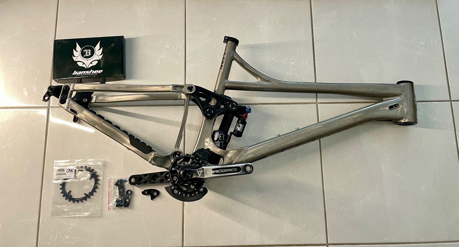 Biciclette: BANSHEE Rune V3.2 Frame / raw, Grösse L mit Race Face Kurbel – Usato da Ebikon venduto da Oobiwankenobi 3