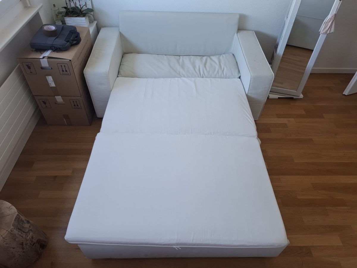 Divani: Canapé lit blanc 2 places – Usato da La Ferrière venduto da MichaelGerber. 1