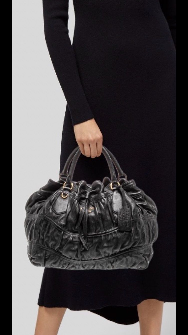 Prada Taschen für Damen: Prada Nero Leather Bag – Gebraucht aus Kilchberg ZH von ann_8pwh 5