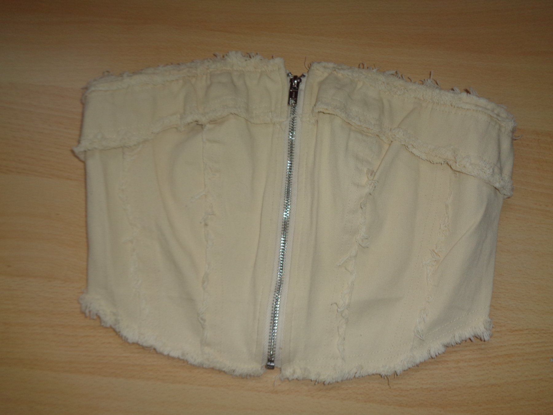 Top: *** Bustier *** / beige / Neu ab 1.00 – Nuovo (secondo la descrizione) da Othmarsingen venduto da Leuchtturmlady