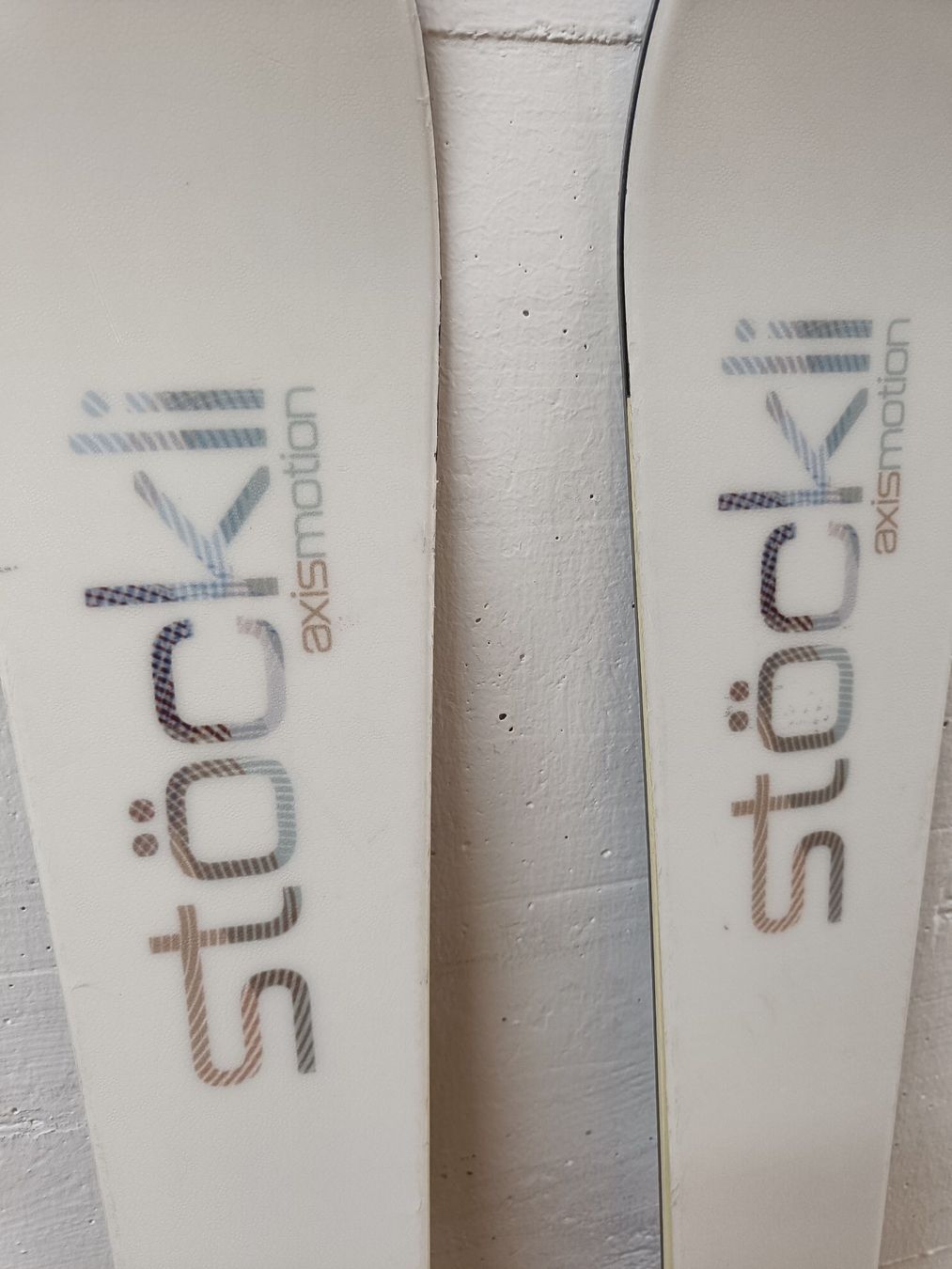 Stöckli Skis: Stöckli Ski Axis Motion mit Bindung, 156cm – Gebraucht aus Uster von Tanoshimi 6
