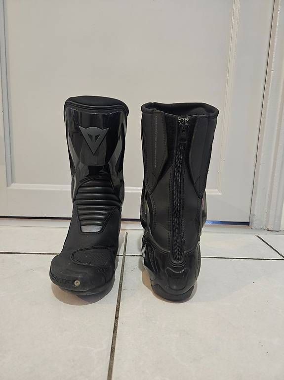 Herrenschuhe: Chaussures de moto DAINESE NEXUS taille 39 – Gebraucht aus Sugiez von eeb_cgf9