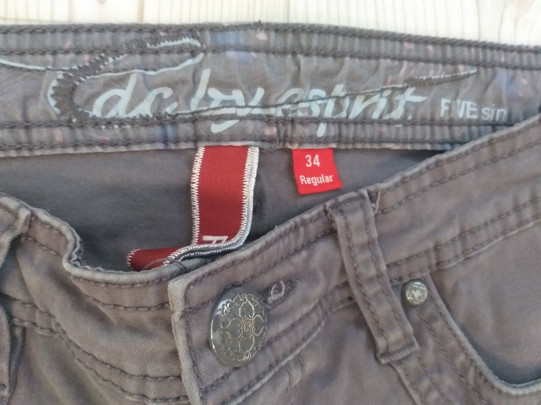 Esprit Pantaloni: ESPRIT  Pantalon/Hose    Taille / Grosse 34 CH..... – Usato da Cossonay-ville venduto da Super-Price-Quality 2