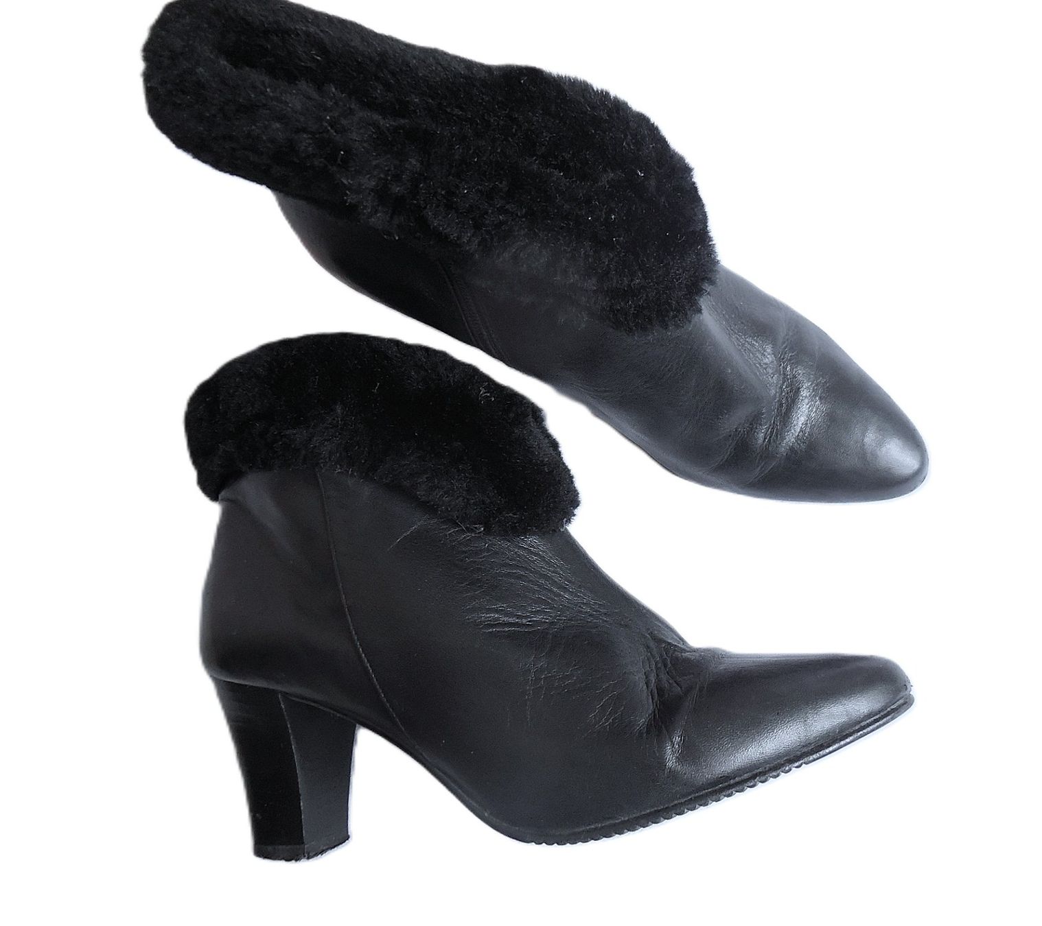 Scarpe da donna: Gr. 36 süsse schwarze Leder Stiefeletten – Usato da Basel venduto da FRAU.ZAUBER.MOND