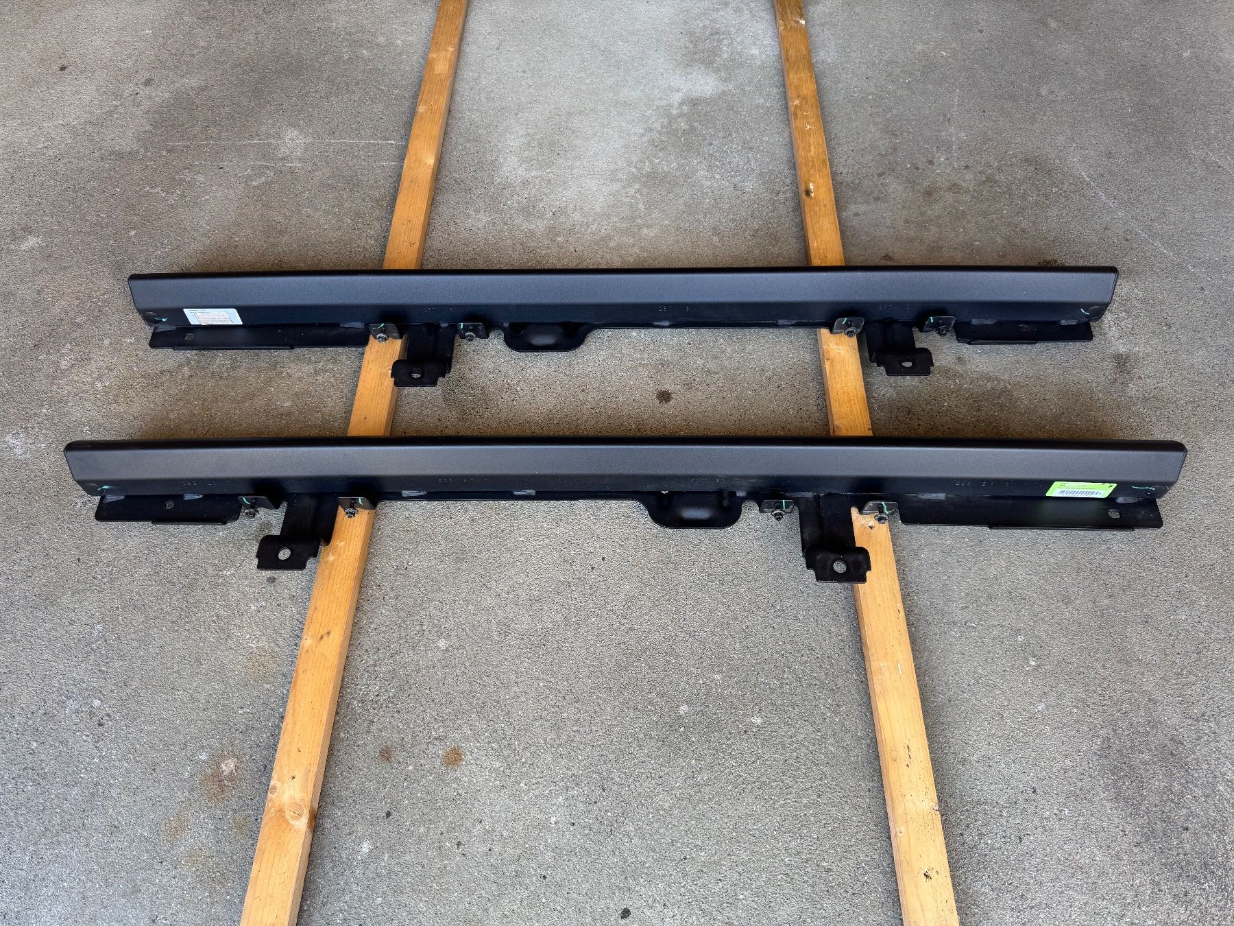 Tutti pezzi di ricambio auto: Original Mopar Rock Rails 2 Door – Usato da Eich venduto da Eichhof70 3