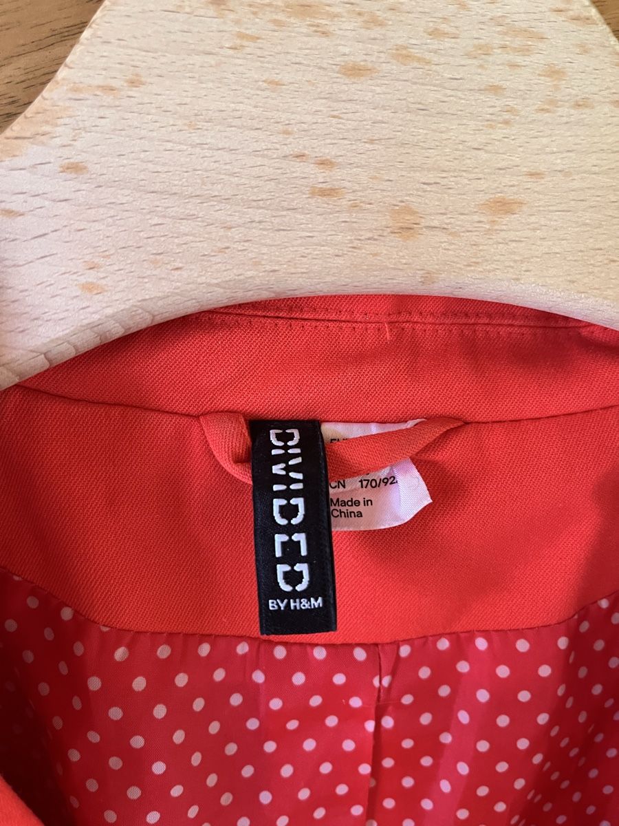 H&M Giacche: Roter Blazer Grösse 40 – Usato da Oberwil BL venduto da Lamainka 3