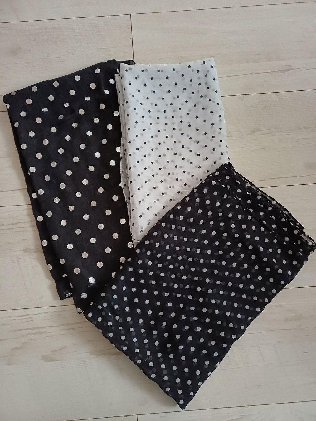Foulard & Sciarpe: Lot 16 foulards – Usato da Neuchâtel venduto da drloulou 3
