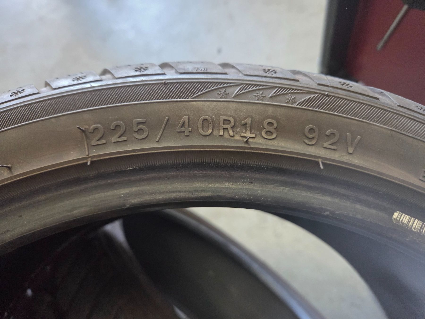 Pneumatici & Ruote complete: 225 / 40 R 18   92V – Usato da Fischbach-Göslikon venduto da Emanuel.Bardhi 3