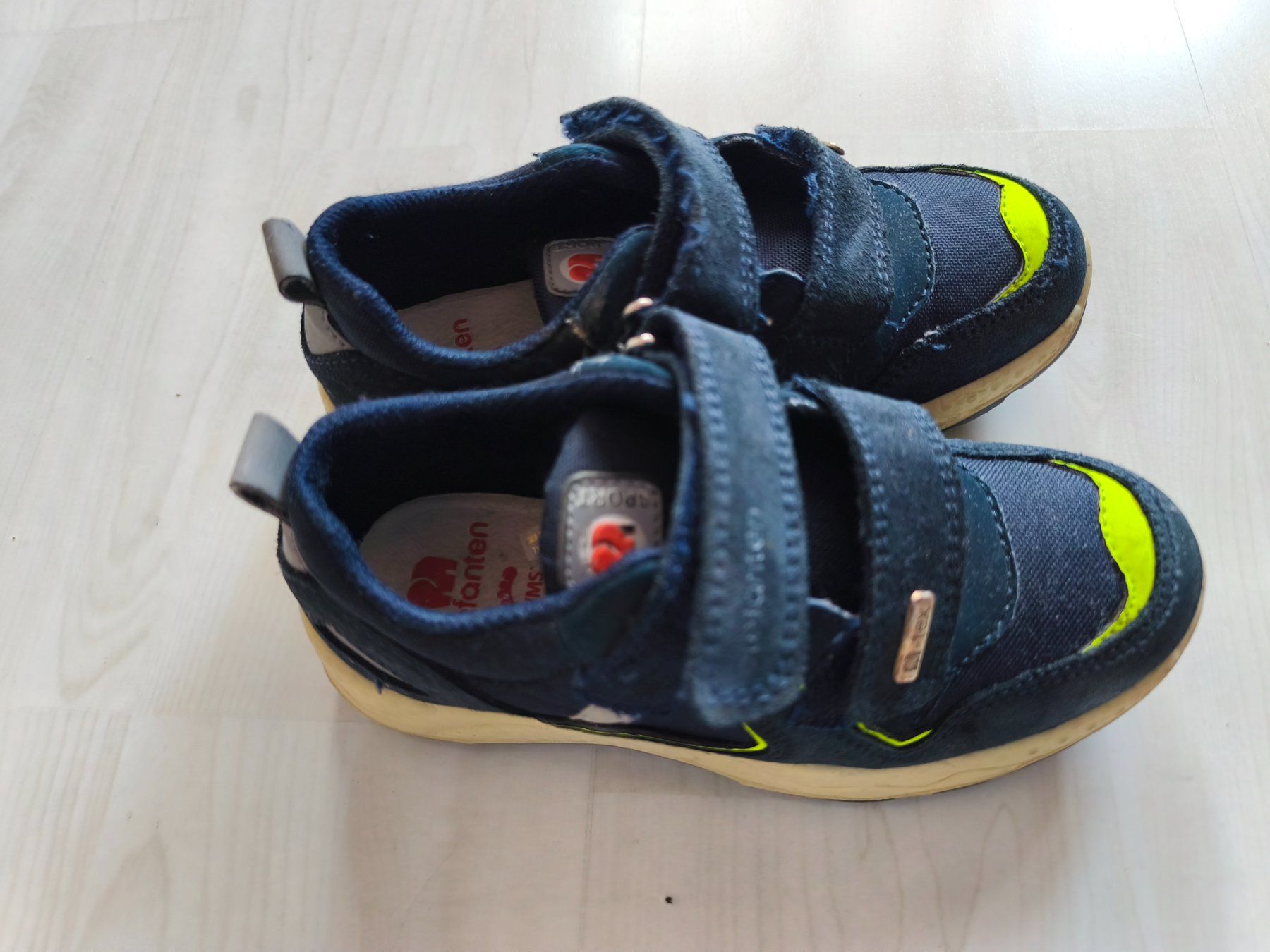 Scarpe per ragazzi: Kinderschuhe Gr.30 – Usato da Bätterkinden venduto da rai_ctw5
