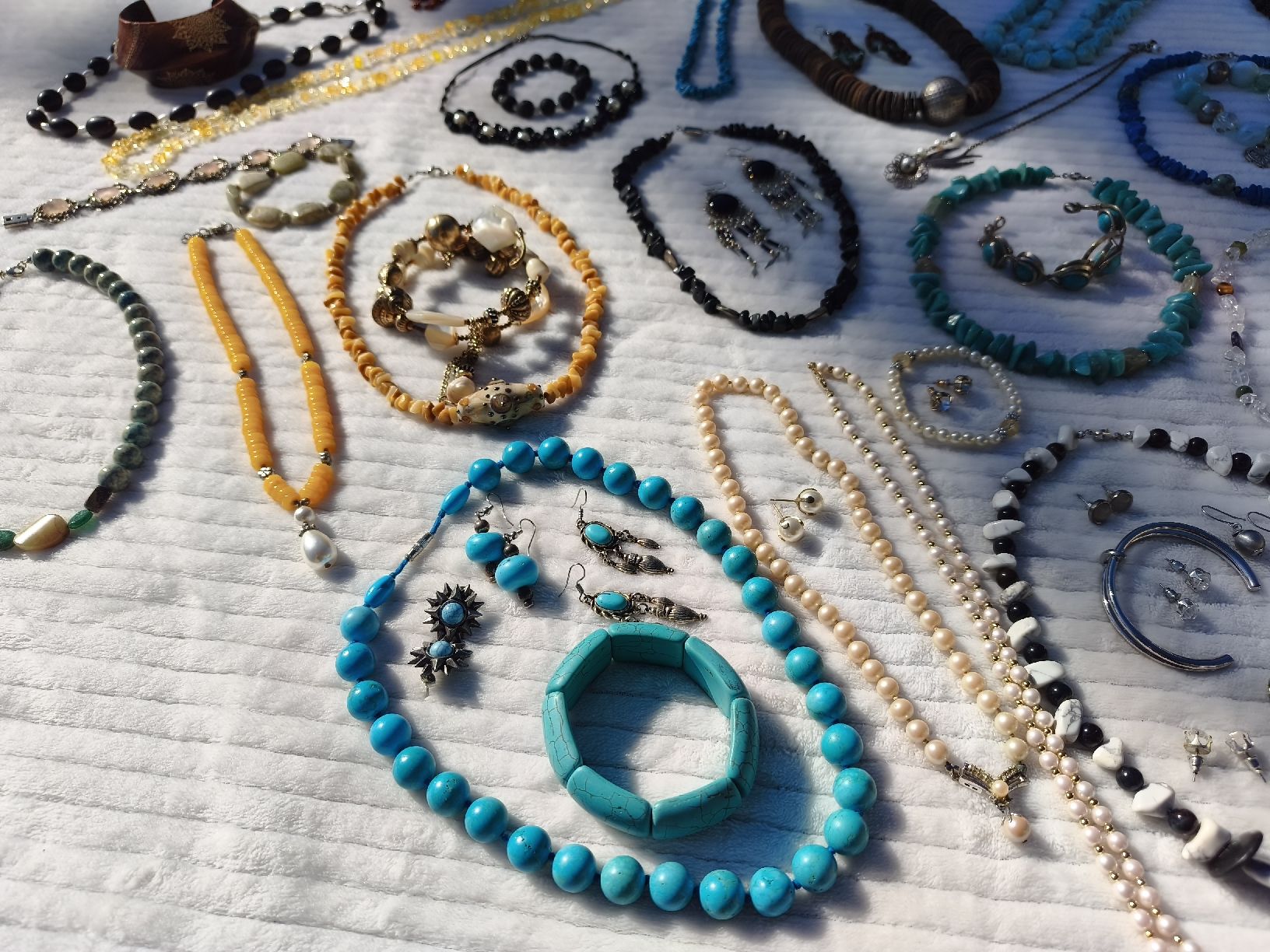 Altri gioielli: Modeschmuck 3kg – Usato da Halten venduto da domae 2