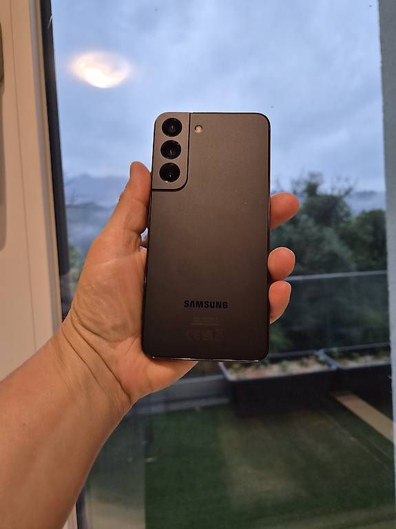 Telefoni cellulari / Smartphones: Samsung S22 128 GB – Usato da Bidogno venduto da giulia.traversa 4