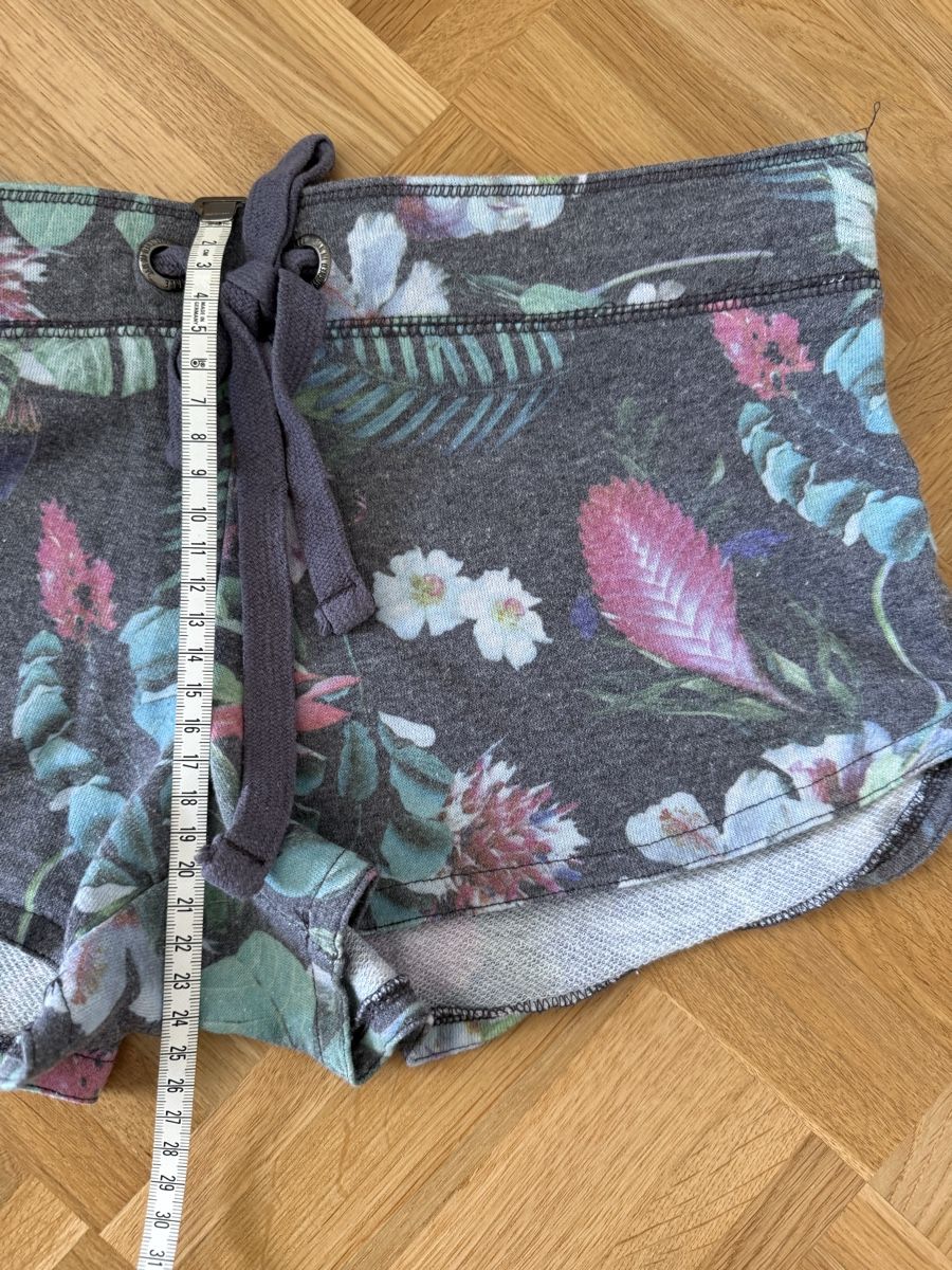 Pantaloni: Aeropostale Shorts Blumenmuster M/M – Usato da Thun venduto da tahari 3