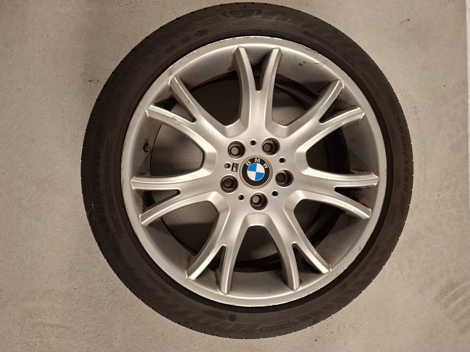 BMW Pneumatici & Ruote complete: Leichtmetallfelgen mit Sommerpneu – Usato da Altwis venduto da nis_nrh6 2